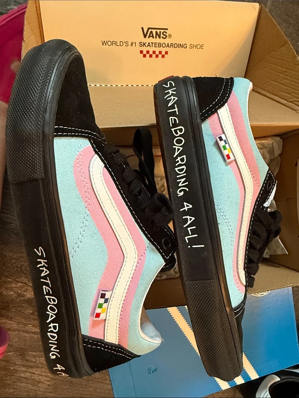 Vans Pride Wave Low-Top Sneakers with Black Trim Unisex 7.5M/9W